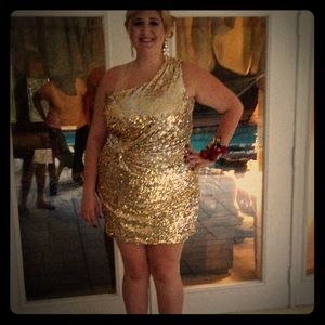 Cute one shoulder gold and silver sequin plus size